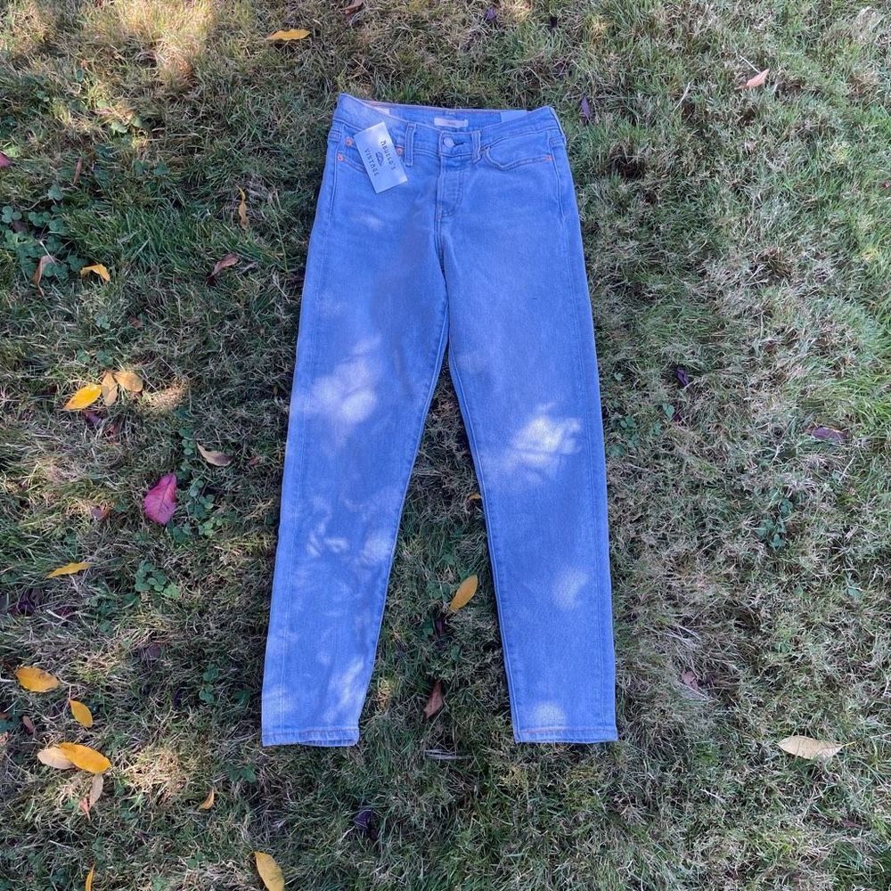 Levi's Women's Blue Light Wash High-Rise Wedgie Jeans Size 26